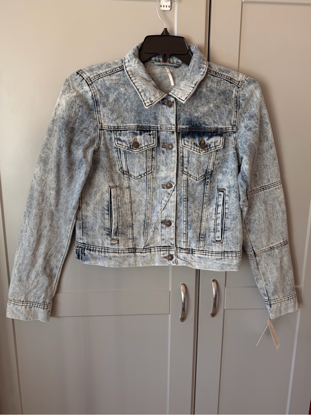 Free People Indigo Acid Wash Denim Trucker Jacket Size S NWT